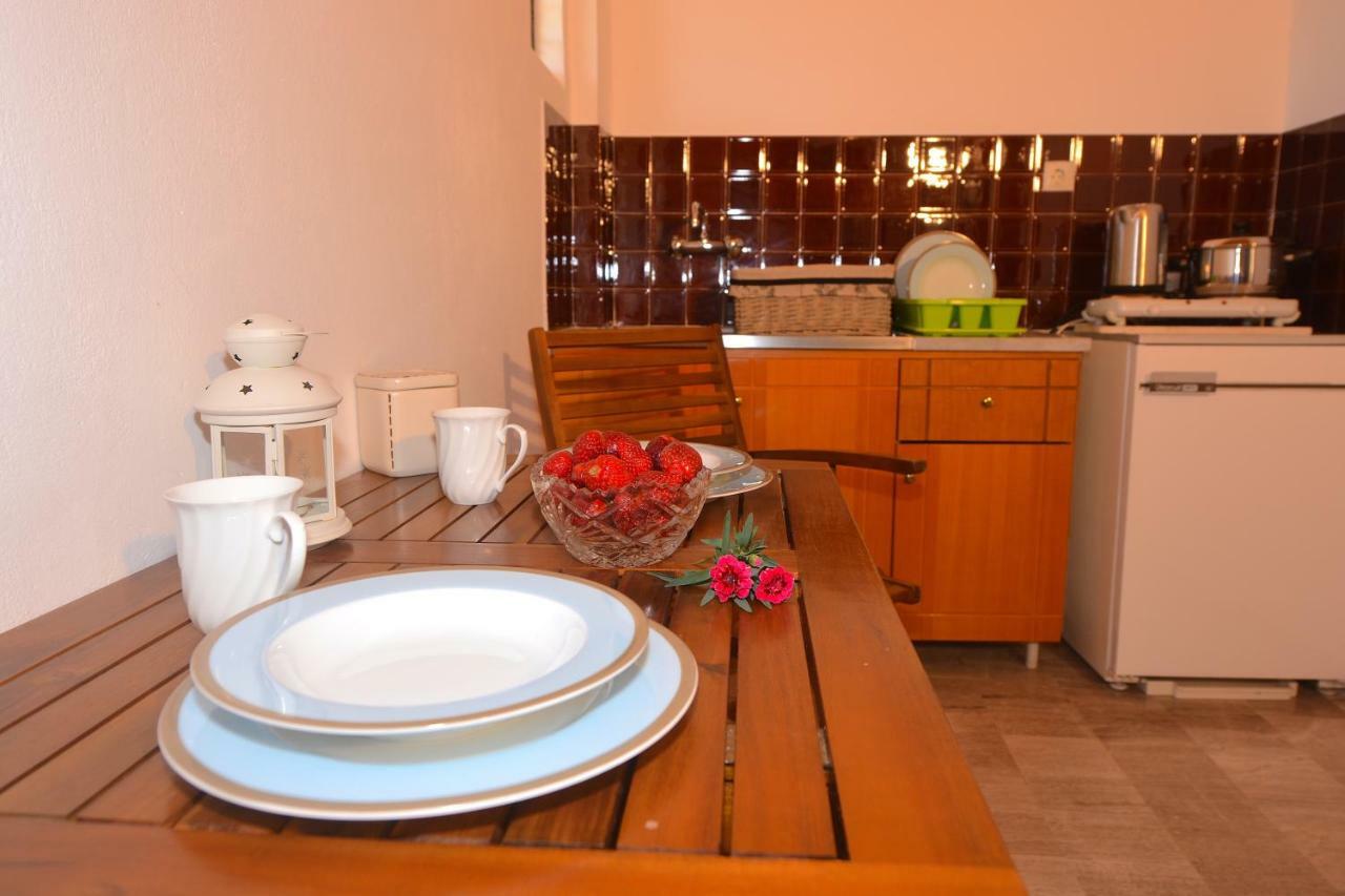 Alexandra Apartments Melíkia Extérieur photo