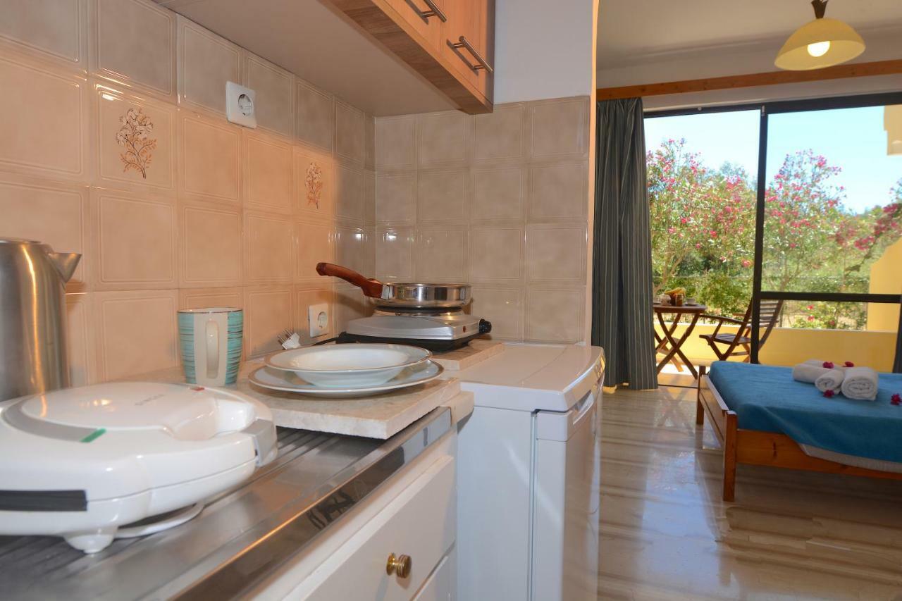 Alexandra Apartments Melíkia Extérieur photo